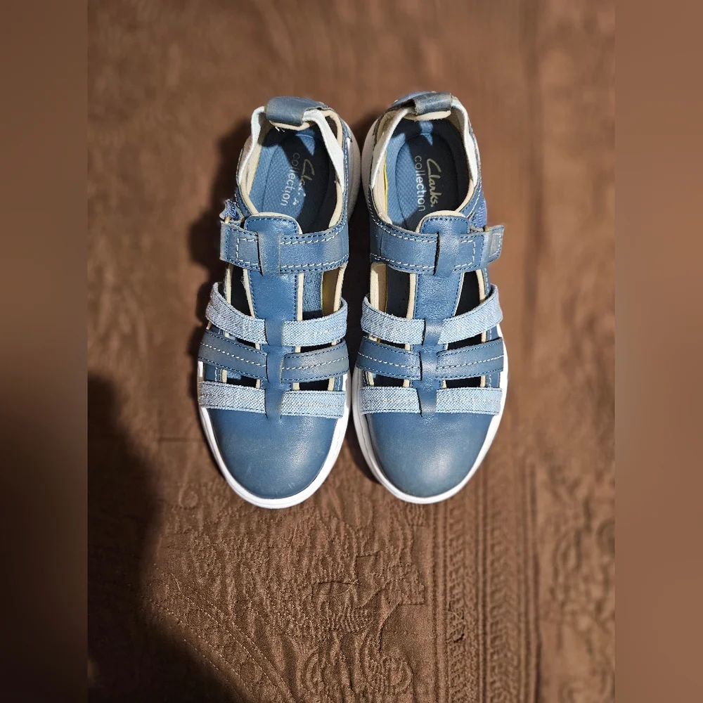 Pre-owned Clarks Blue and White Sandals 8.5M - Picture 1 of 5
